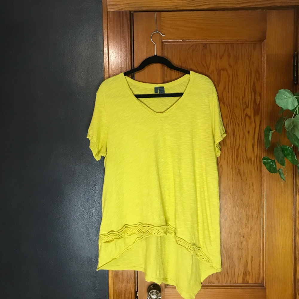 Left of Center Mustard Top